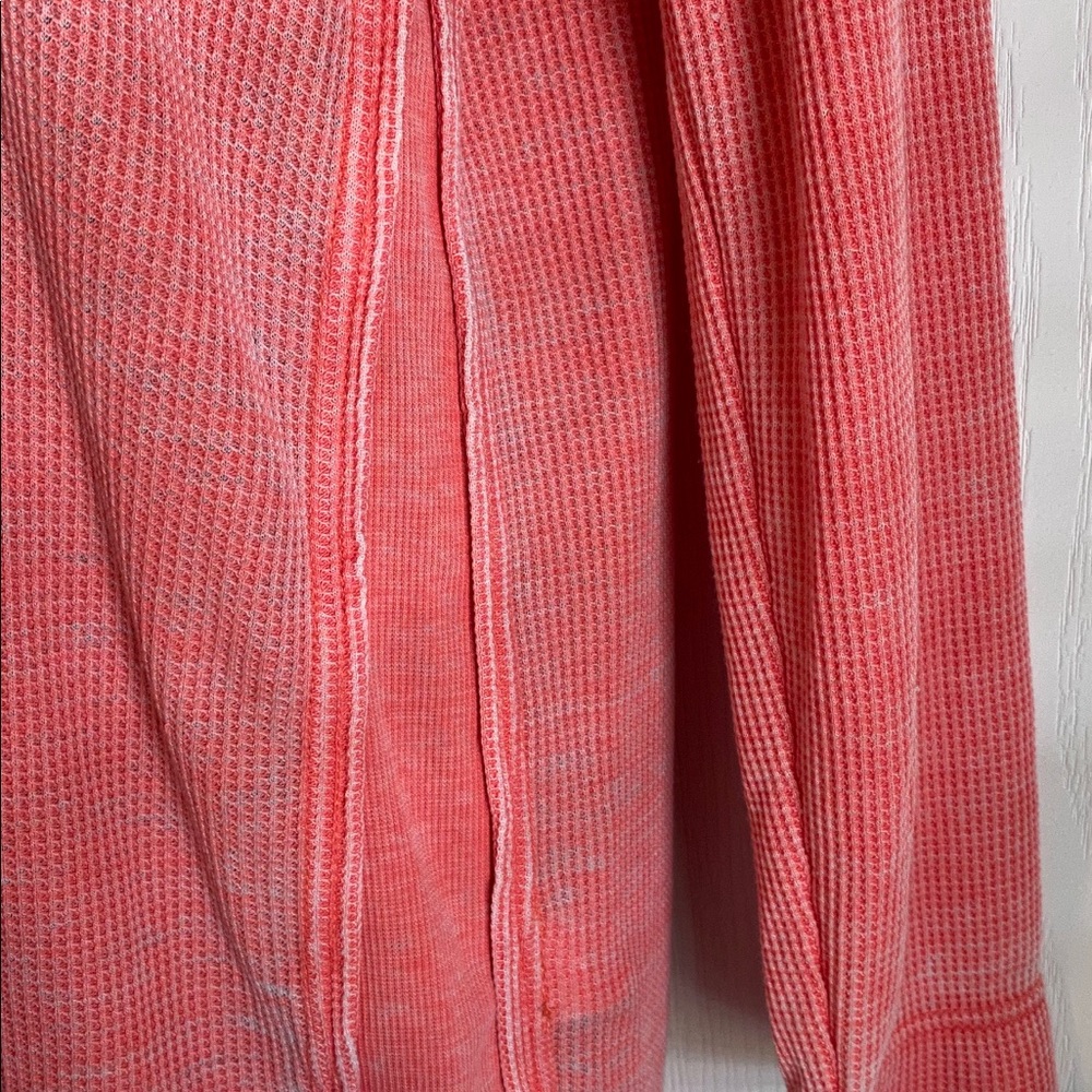 Top - Picture 2 of 6